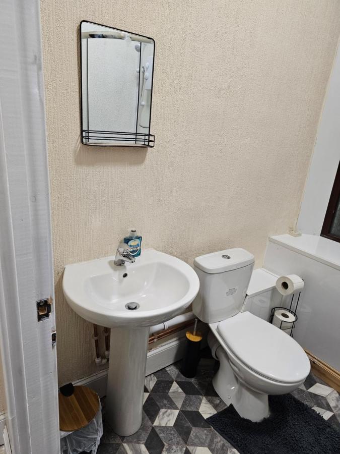 Skyline Queen'S Suites 203 Свонсі Екстер'єр фото