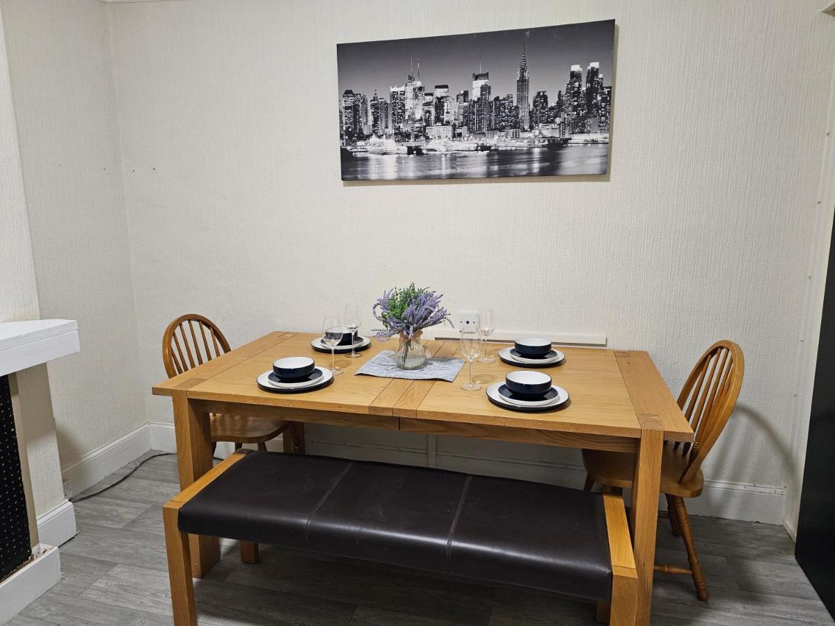 Skyline Queen'S Suites 203 Свонсі Екстер'єр фото