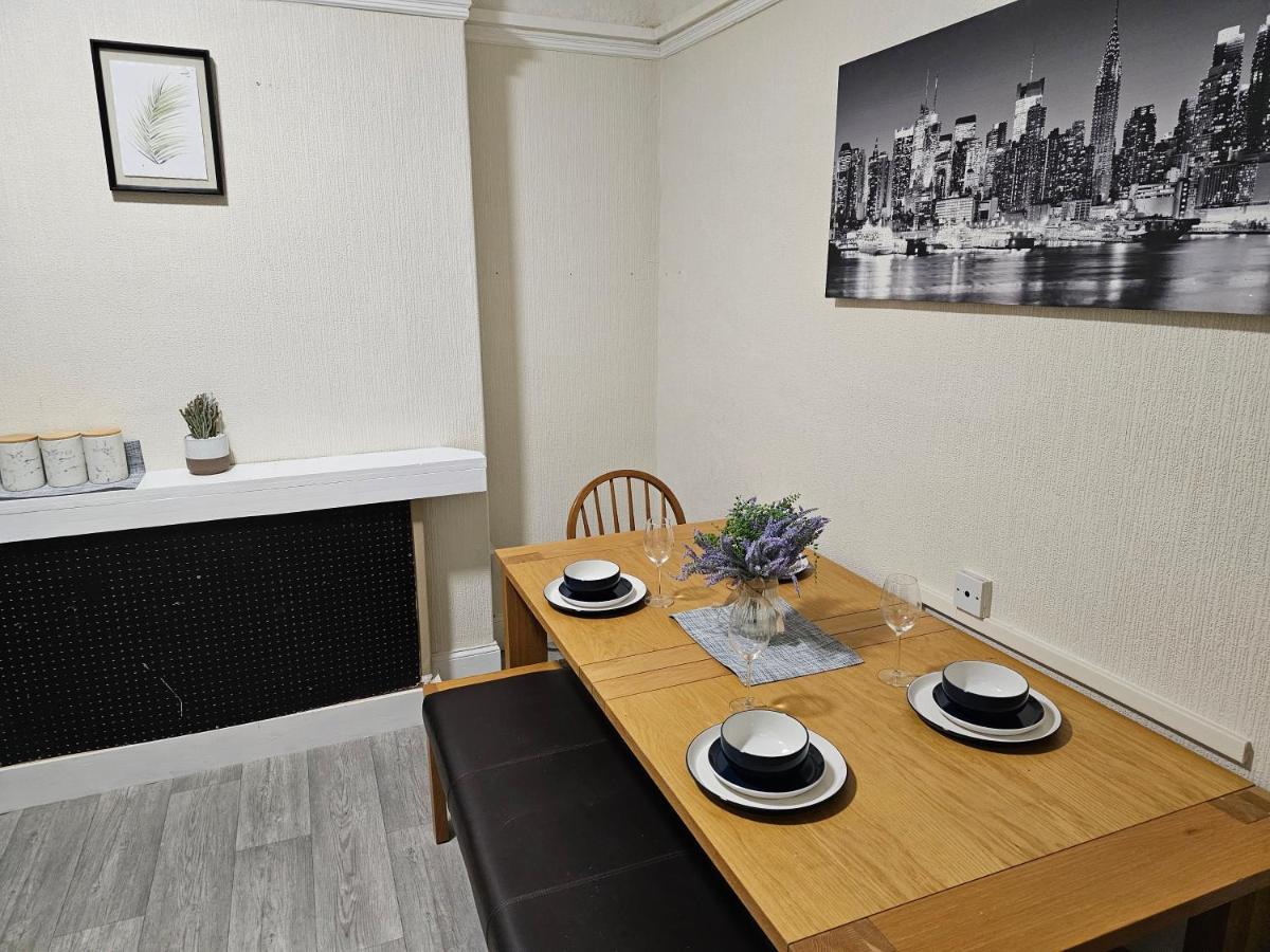 Skyline Queen'S Suites 203 Свонсі Екстер'єр фото